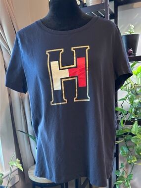 Tommy Hilfiger Navy T-Shirt with Large H Letter Graphic - Red & Cream Accent